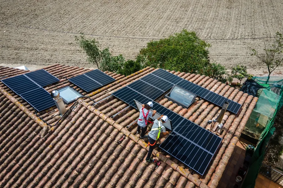 Instalación paneles solares vivienda España